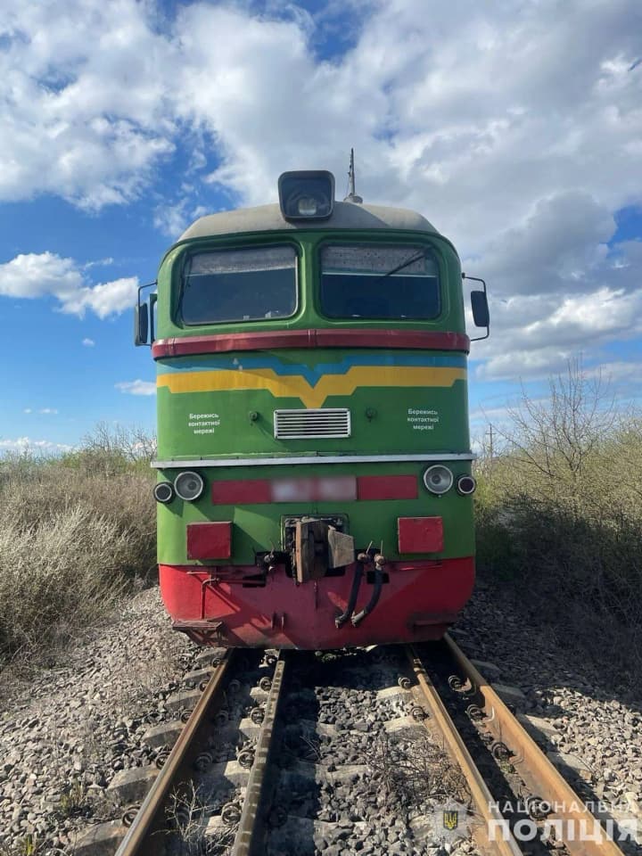 in-zakarpattia-a-passenger-train-fatally-struck-a-child