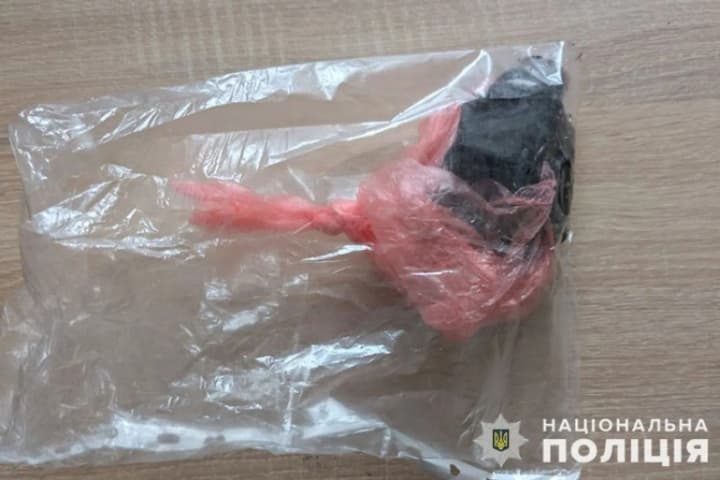 na-ternopilshchyni-zhinka-oblyla-supernytsiu-khimiieiu-cherez-revnoshchi