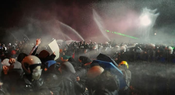 u-turechchyni-prodovzhuiutsia-protesty-pislia-areshtu-mera-stambula-shcho-kazhut-vlada-i-opozytsiia