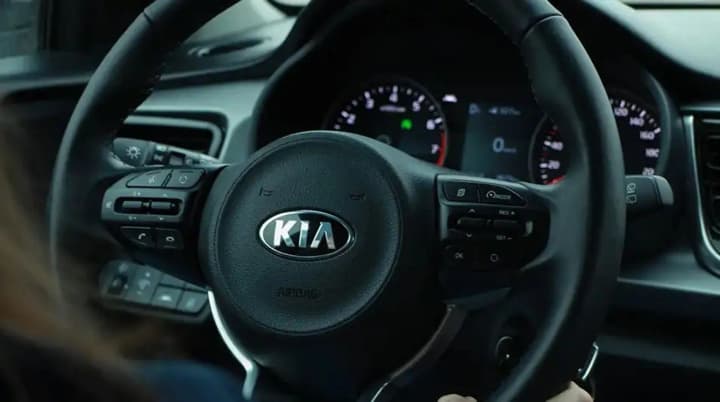 znaishly-alternatyvu-rynku-ssha-kompaniia-kia-prahne-prodavaty-produktsiiu-v-yevropu-cherez-myta-trampa