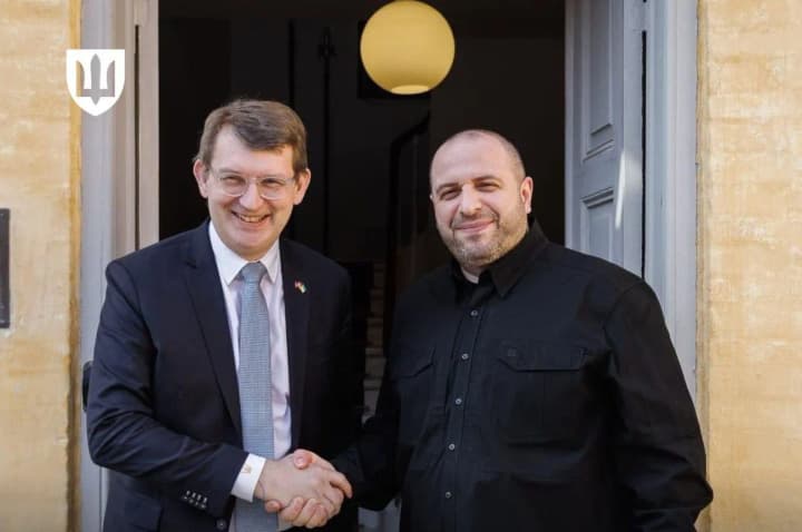 daniya-videlila-ukraine-novii-paket-voennoi-pomoshchi-na-pochti-milliard-dollarov-umerov-rasskazal-detali