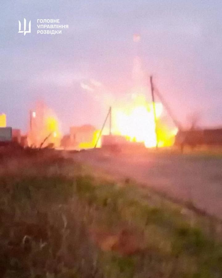 kadyrovites-in-an-armored-vehicle-took-off-in-the-air-in-melitopol-footage-from-the-gur