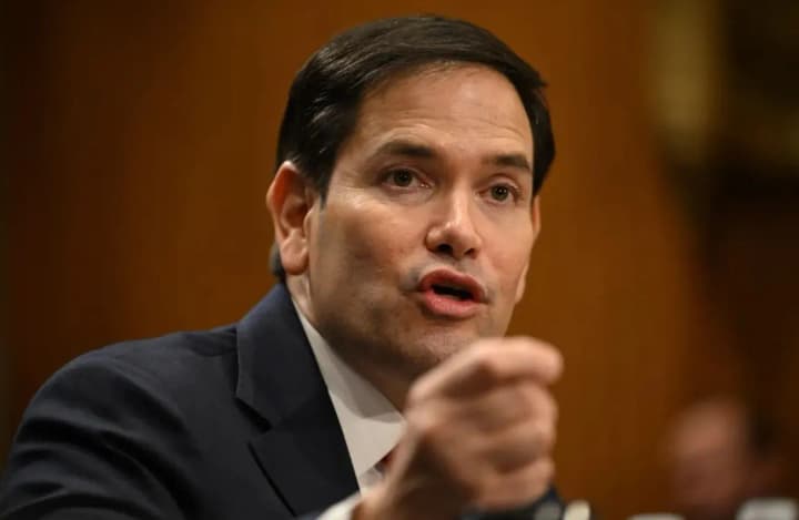 rosiia-ta-ukraina-maiut-chymos-pozhertvuvaty-dlia-myru-rubio