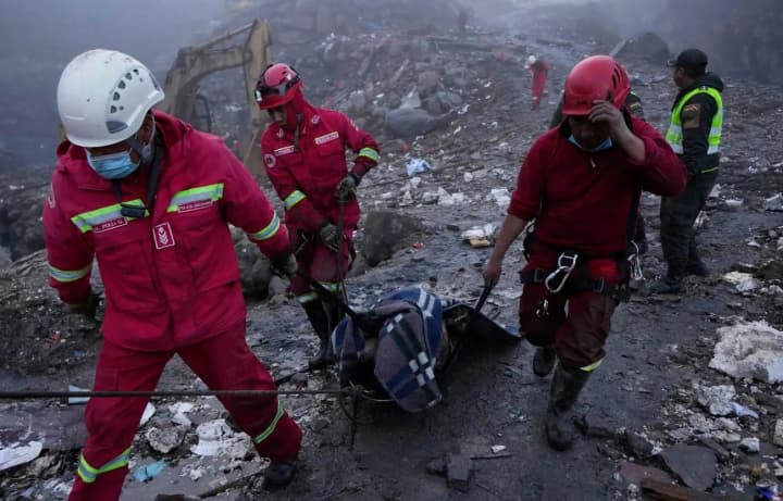 shchonaimenshe-5-zhertv-vahitna-zhinka-ta-dytyna-v-konflikti-mizh-zolotoshukachamy-v-bolivii-zastovano-dynamit