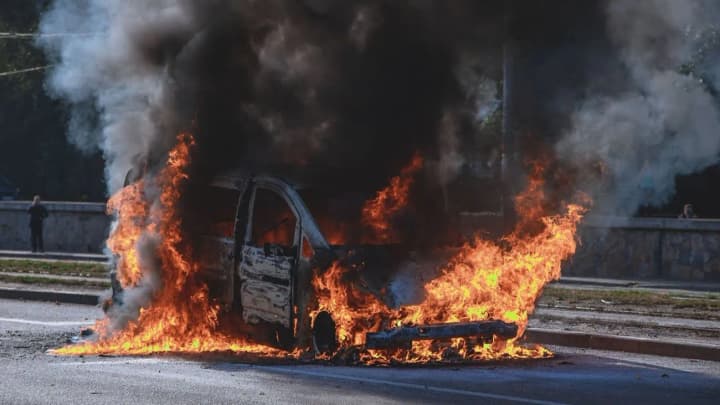 a-mercedes-crashed-in-koncha-zaspa-near-yulia-tymoshenkos-house-there-are-injuries