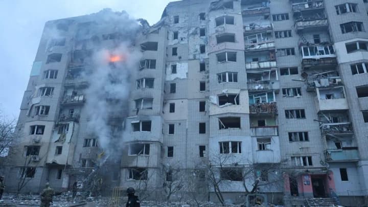 v-kupyanske-vrazheskii-kab-popal-v-mnogoetazhku-yest-ranenie