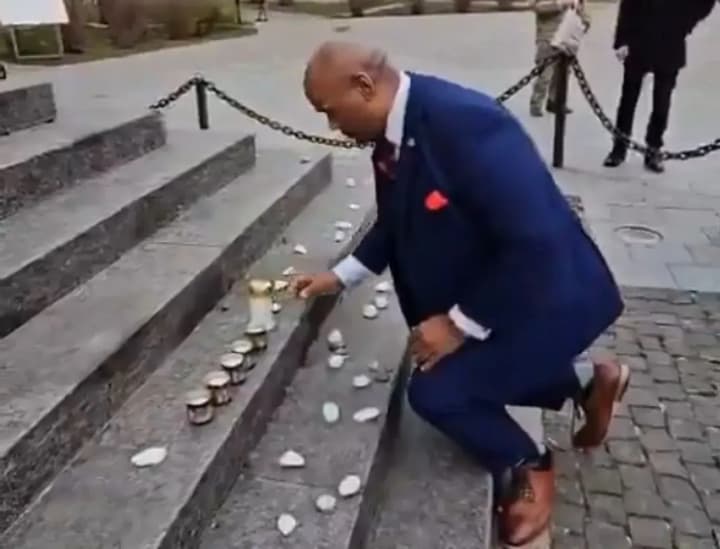 tragedy-in-kryvyi-rih-trumps-spiritual-advisor-called-on-the-world-to-condemn-the-terror-of-russia