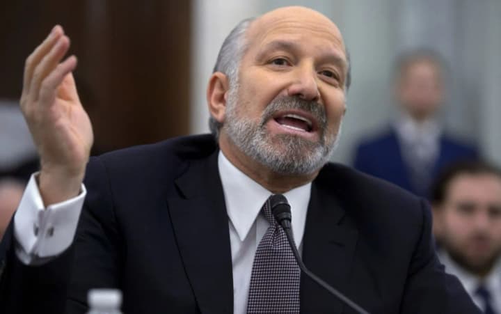 ministr-torgovli-ssha-zayavil-chto-poshlini-trampa-budut-ostavatsya-v-sile-v-techenie-dnei-i-nedel