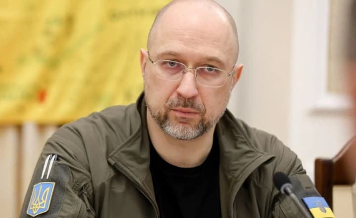 shmyhal-povidomyv-skilky-znyshchenykh-rosiianamy-shkil-ta-medychnykh-zakladiv-vzhe-vidbudovano