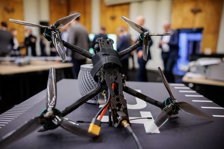 yes-vidmovyv-lytvi-ta-estonii-u-finansuvanni-proektu-stina-bezpilotnykiv-dlia-zakhystu-svoikh-kordoniv