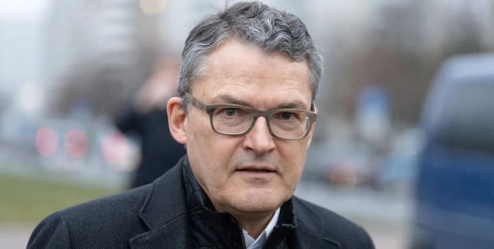 deputat-bundestahu-rozpoviv-shcho-treba-robyty-nimetskym-shkoliariam-u-razi-viiny