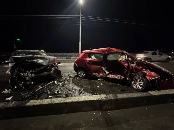 u-rivnomu-dtp-na-vulytsi-sobornii-troie-liudei-postrazhdaly