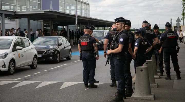 an-employee-of-the-russian-foreign-ministry-was-detained-in-france-moscow-staged-a-demarche-to-the-ambassador