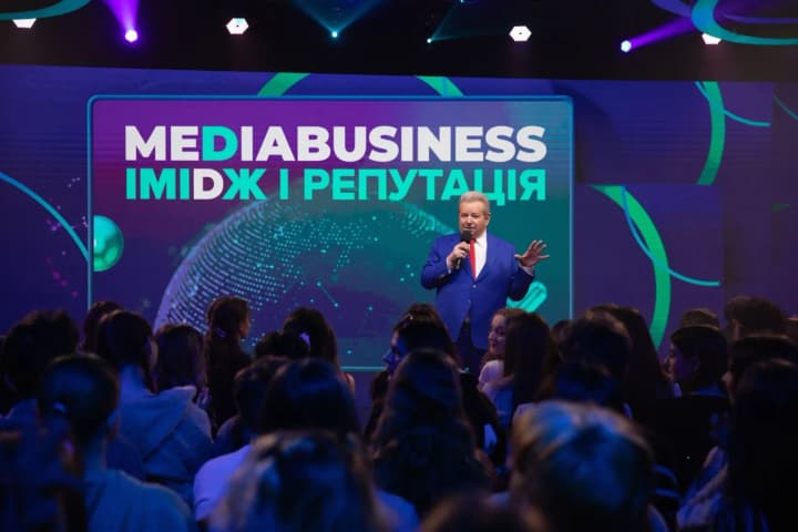 tsifrovoe-budushchee-poplavskii-predstavil-obrazovatelnii-mediakhab