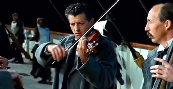 skrypka-z-filmu-tytanik-pide-z-molotka-za-77-tysiach-dolariv