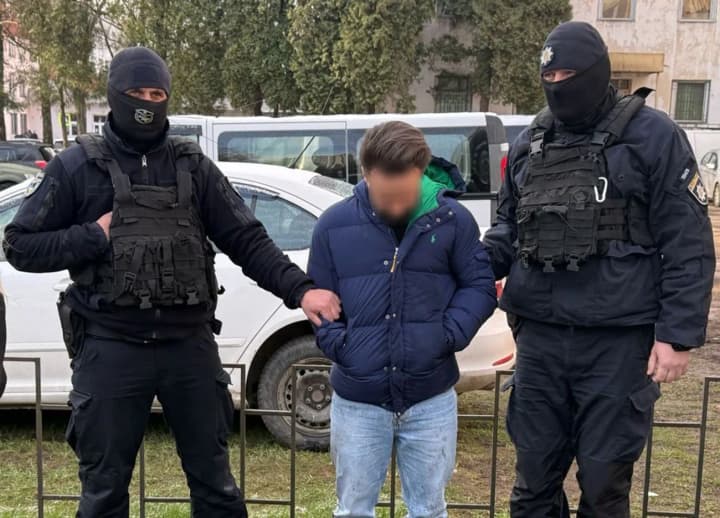 zablokovano-11-kanaliv-dlia-perepravlennia-ukhyliantiv-za-kordon-politsiia-ozvuchyla-detali