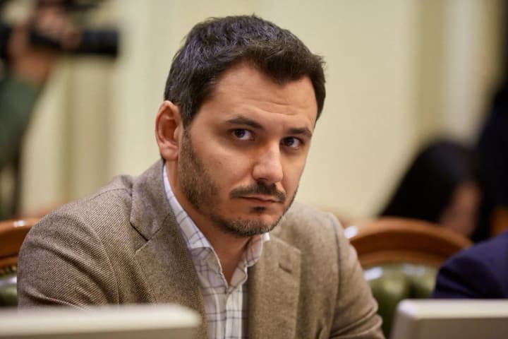 ye-ryzyky-z-chasom-realizatsii-rishen-ale-prysutnist-ssha-mozhe-buty-pevnym-syhnalom-putinu-cherniev-pro-ramshtain