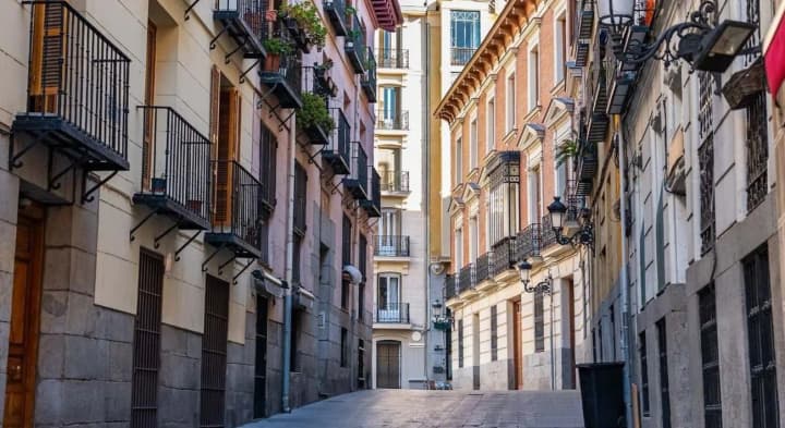 excessive-tourism-vs-housing-affordability-residents-of-the-most-popular-cities-are-calling-for-restrictions-on-short-term-rentals-ft