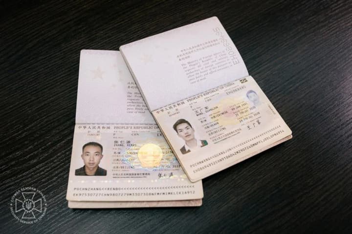 rossmi-ustanovili-imena-51-voennogo-iz-kitaya-kotorie-proshli-cherez-punkt-otbora-vs-rf-za-god