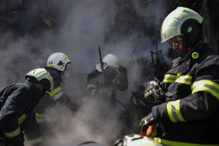 russia-attacked-kyiv-with-drones-fires-in-the-capital