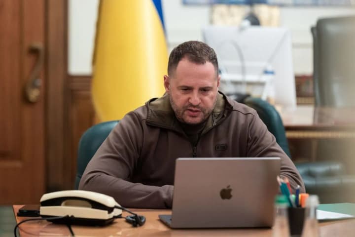 yermak-obsudil-s-sovetnikami-frantsii-i-velikobritanii-dalneishie-shagi-v-ramkakh-koalitsii-reshitelnikh