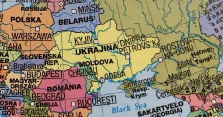 italian-geography-textbooks-have-been-found-to-contain-maps-of-ukraine-depicting-crimea-as-part-of-russia