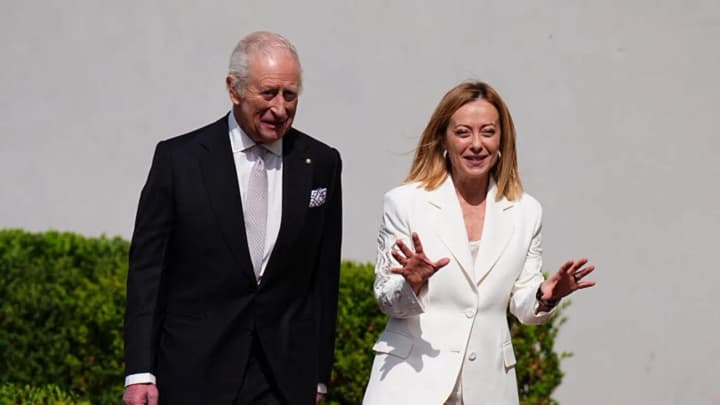 meloni-podaruvala-koroliu-charlzu-iii-imennu-banku-nutella-z-zolotym-napysom