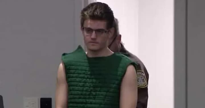 u-ssha-pidlitka-pidozriuiut-u-vbyvstvi-batkiv-i-pidhotovtsi-zamakhu-na-trampa-yunak-planuvav-utekty-v-ukrainu