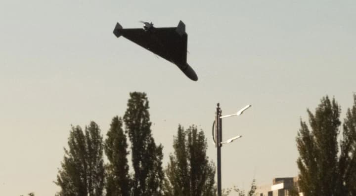 u-sumakh-zafiksovano-prylit-shakheda-yakyi-kruzhliav-nad-mistom-15-hodyny-vo-miskoho-holovy