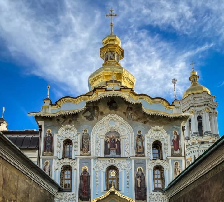 a-cross-will-be-consecrated-on-the-trinity-church-in-the-kyiv-pechersk-lavra-the-date-and-time-have-been-announced
