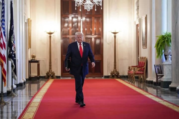 tramp-prodovzhyv-zaboronu-na-rosiiski-sudna-v-portakh-ssha-shche-na-rik