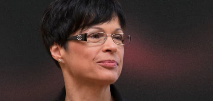 vstuplenie-ukraini-v-yes-do-2030-goda-eto-realno-schitaet-yevrokomissar-kos