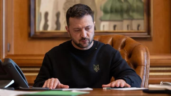 skoordynuvaly-podalshi-dyplomatychni-kontakty-y-zustrichi-zelenskyi-vdruhe-za-den-hovoryv-z-makronom