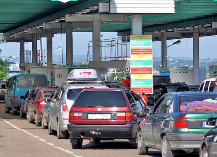 na-granitse-s-polshei-nablyudayutsya-ocheredi-chto-izvestno