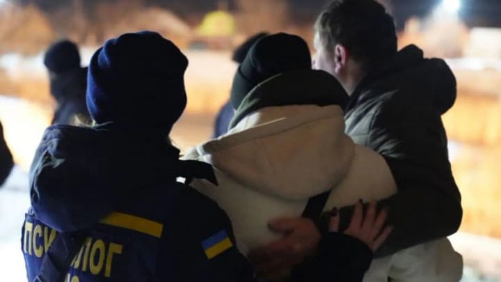 u-kharkovi-vzhe-ponad-pivsotni-postrazhdalykh-4-u-vazhkomu-stani-novi-podrobytsi-raketnoho-udaru-po-mistu