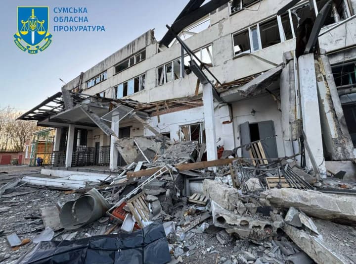 in-sumy-russians-attacked-a-bakery-with-drones-a-driver-was-killed-an-employee-was-injured