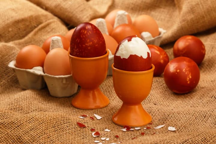 yaitsia-pislia-velykodnia-yak-pravylno-zberihaty-i-shcho-z-nykh-pryhotuvaty