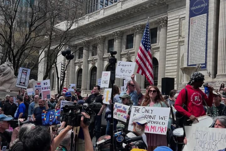 protests-are-held-in-the-us-over-trumps-policy-details