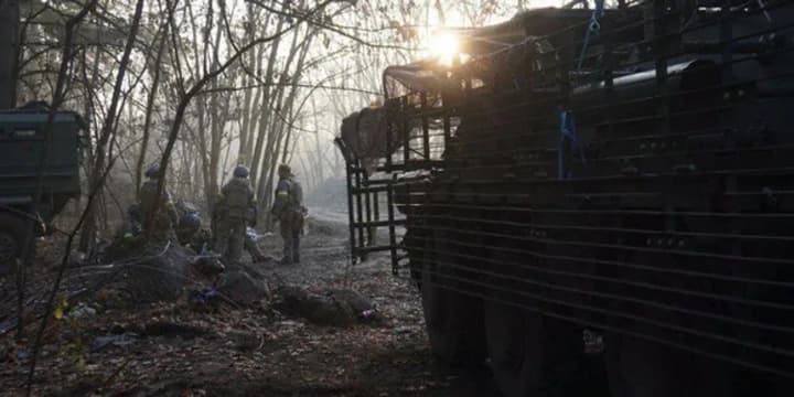 v-raioni-kotlynoho-y-na-zakhid-vid-noho-rosiiany-trokhy-vidkhodiat-nazad-rechnyk-osuv-khortytsia