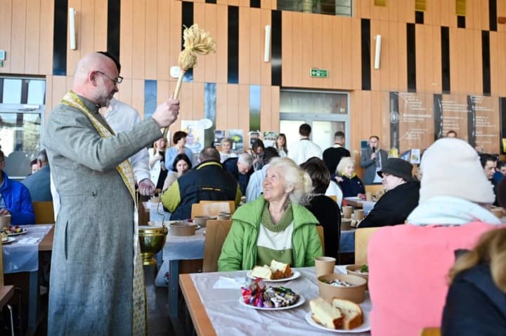 u-lvovi-dlia-potrebuiuchykh-meshkantsiv-pryhotuvaly-sviatkovi-velykodni-snidanky