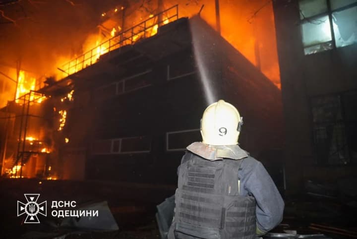 maizhe-80-vohnebortsiv-hasyly-pozhezhi-v-odesi-fotopodrobytsi-vid-dsns