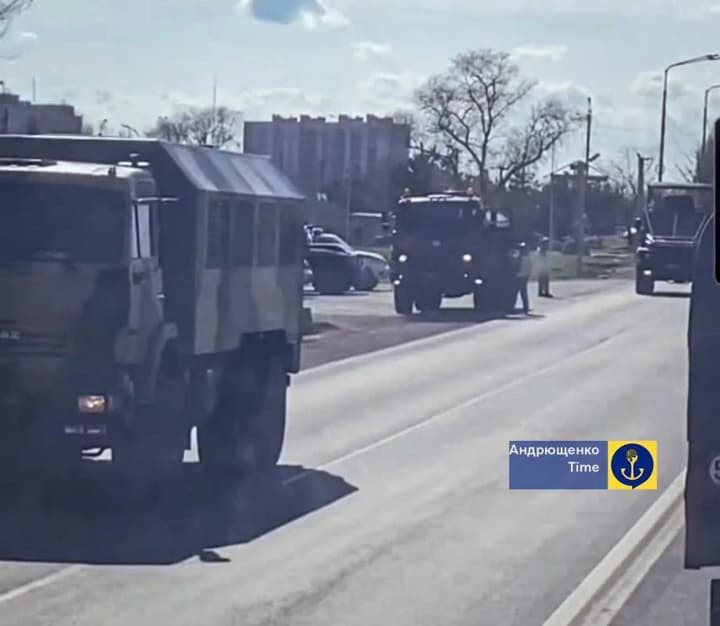 rosiia-naroshchuie-viiskovu-prysutnist-u-mariupoli-ziavylysia-novi-bazy-miskrada