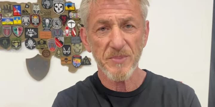 akter-shon-penn-v-ocherednoi-raz-posetil-ukrainu-i-vstretilsya-s-ukrainskimi-zashchitnikami