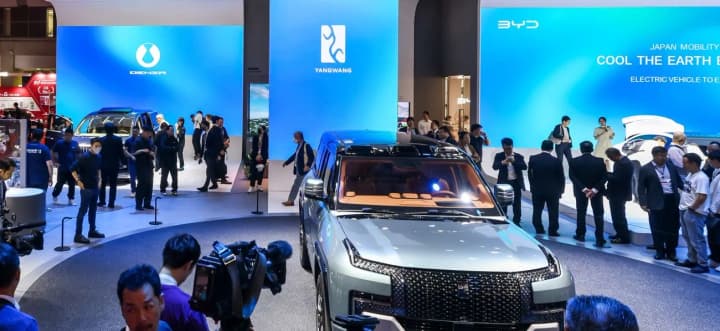 kytaiski-avtovyrobnyky-na-shliakhu-do-smartfikatsii-ta-shi-vyzhyvut-ne-vsi-navit-na-tli-prohresu