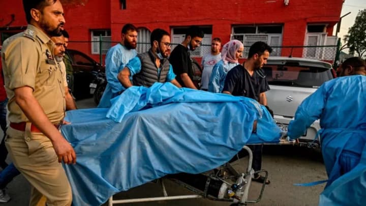 v-indiiskomu-rehioni-dzhammu-i-kashmir-vnaslidok-zbroinoho-napadu-zahynulo-shchonaimenshe-20-liudei