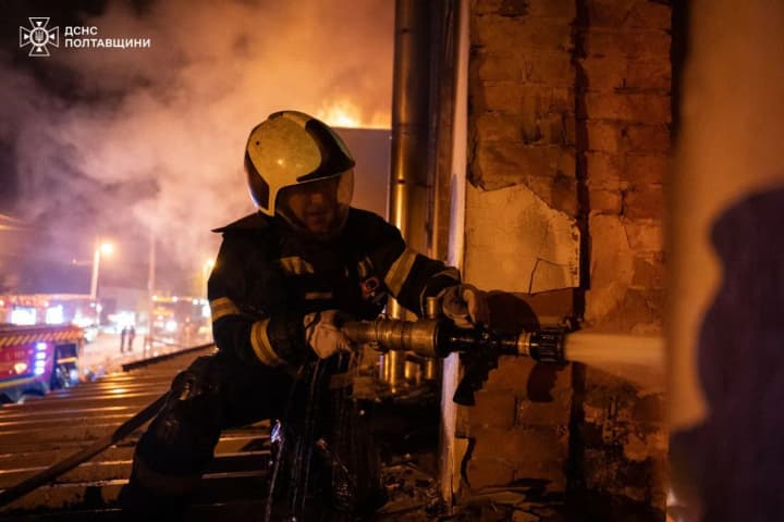 dsns-pokazala-naslidky-ataky-na-poltavu-3-osib-postrazhdaly-poshkodzheno-budynky-ta-infrastrukturu