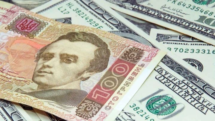 kurs-valyut-na-23-aprelya-grivna-devalviruet