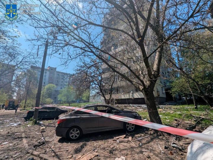 in-zaporizhzhia-42-were-injured-as-a-result-of-the-russian-strike-14-are-in-the-hospital-including-children-and-a-pregnant-woman