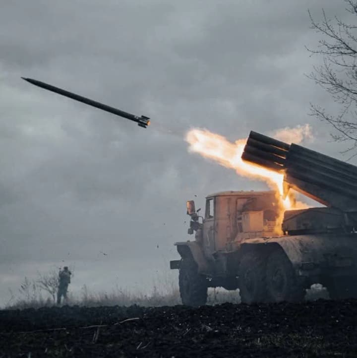 genshtab-do-dvukh-tretei-boev-na-fronte-segodnya-na-trekh-napravleniyakh