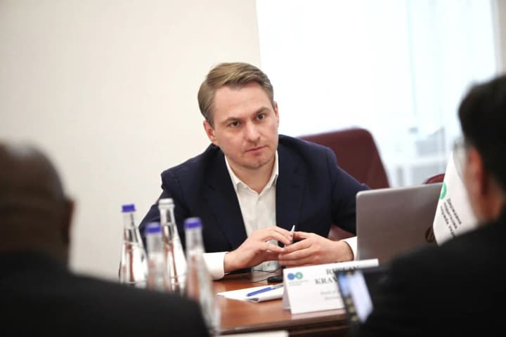 holova-dps-kravchenko-my-vidnosymos-do-vsikh-khto-platyt-podatky-yak-do-chleniv-klubu-biloho-biznesu